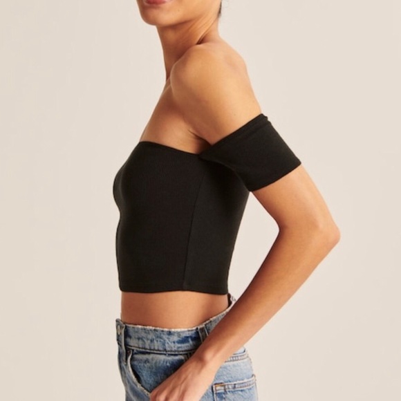 Black off-the-shoulder crop top - Picture 4 of 5